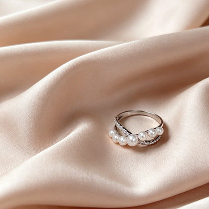 Cross Graduated Pearl Ring