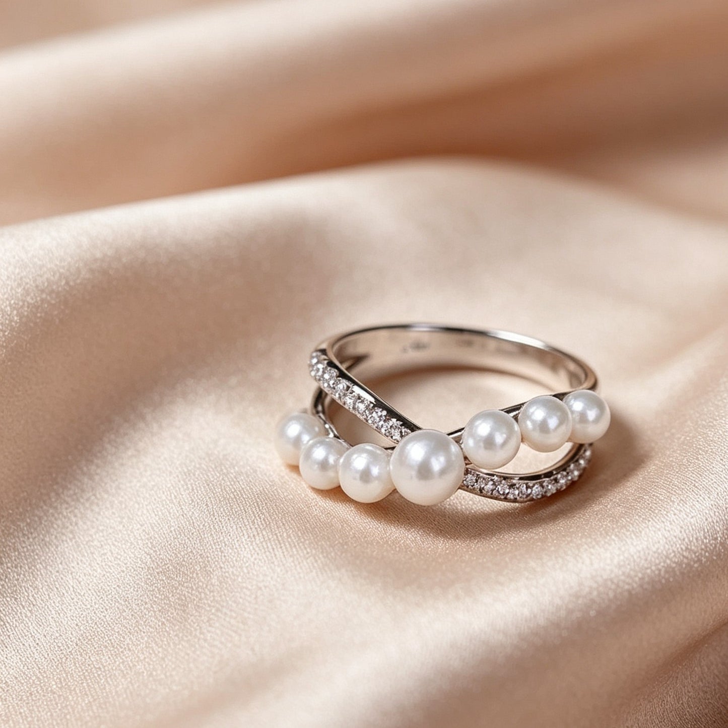 Cross Graduated Pearl Ring