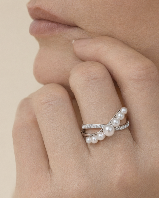 Cross Graduated Pearl Ring